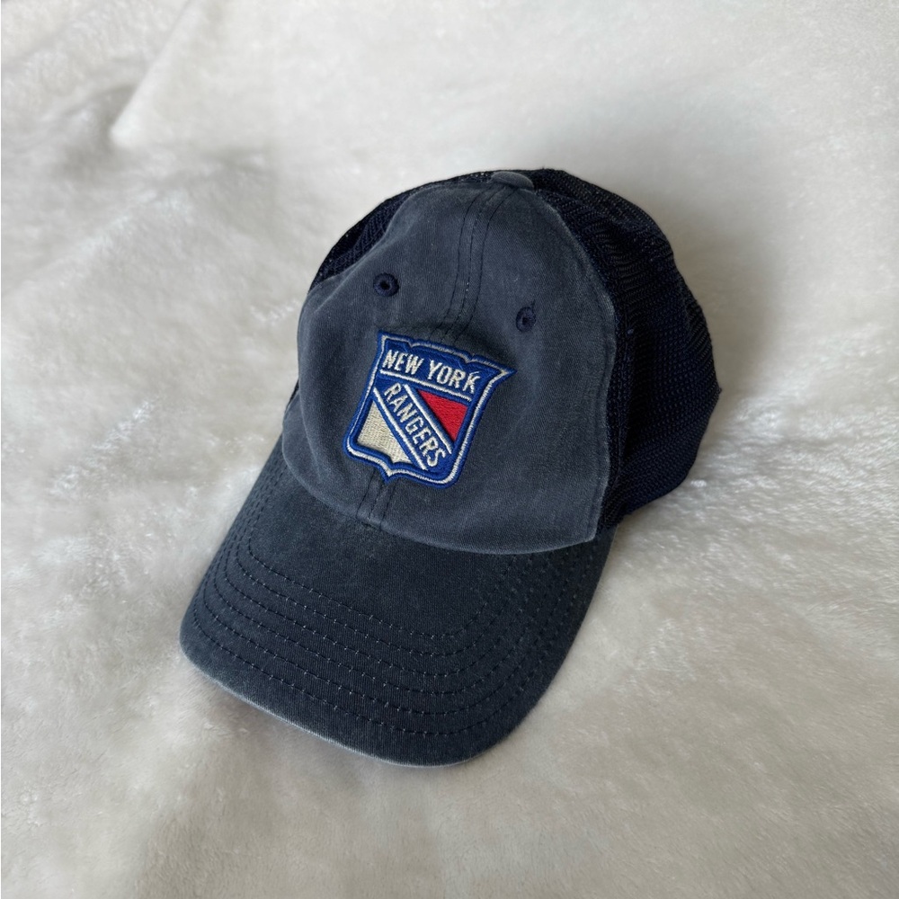 AMERICAN NEEDLE Raglan Bones NHL Mesh Strapback Hat